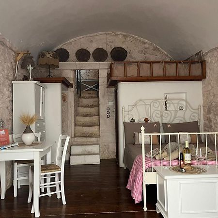 Вилла Nel Vico Antico Остуни Экстерьер фото